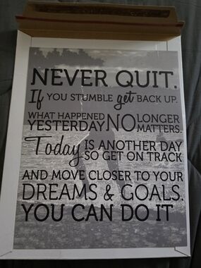 Never Quit Motivational Wall Art - Black & Gray